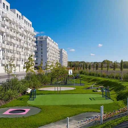 Brand New Minimalist Flat, Free Parking & Wifi *